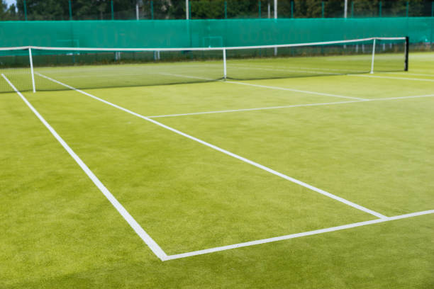 construction court de tennis en gazon synthétique à Saint-Raphael